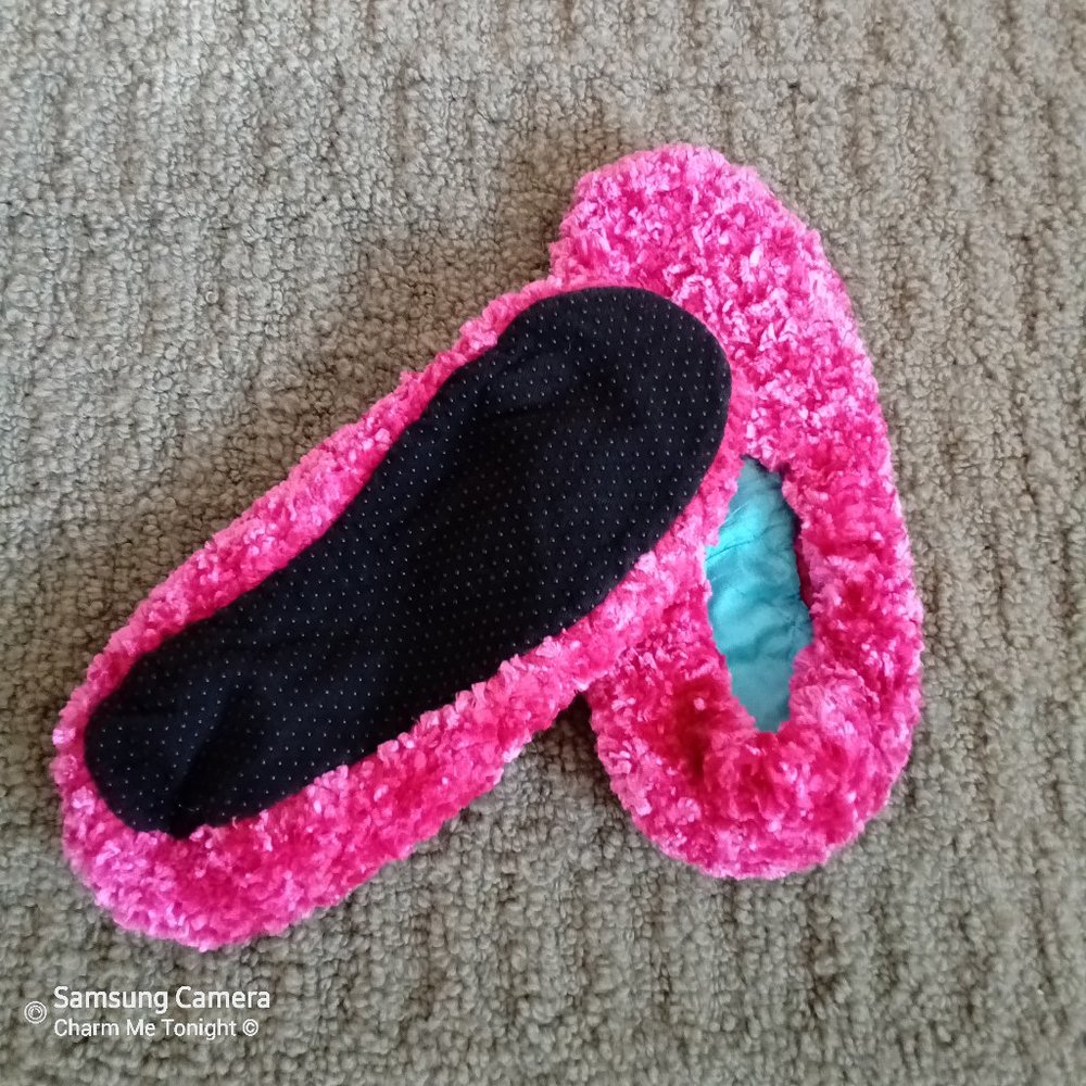 Pink Fuzzy Slippers - Picture 4 of 4